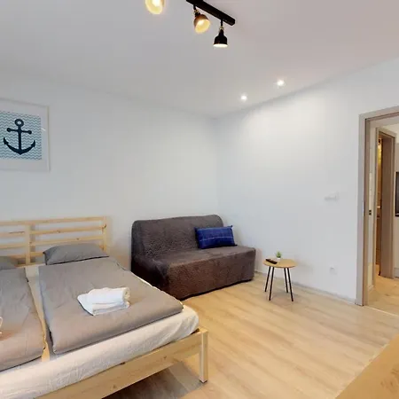 New By Nivy & Bus Station W Ac Pozsony