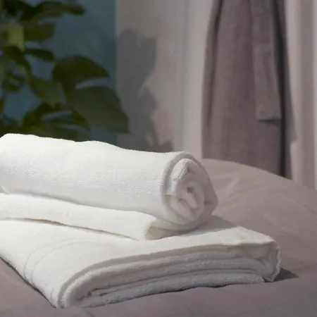 New By Nivy & Bus Station W Ac * Pozsony