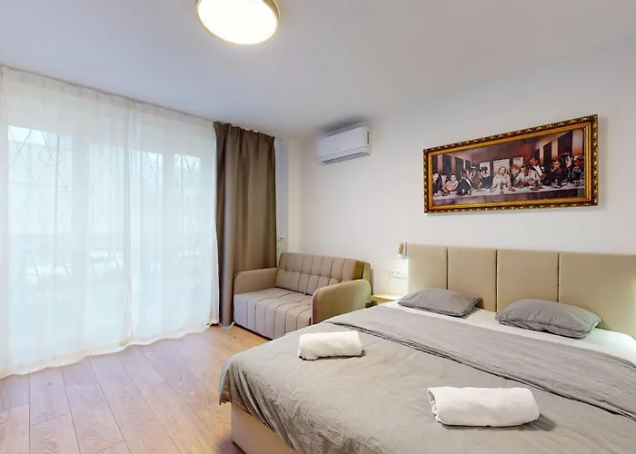 New By Nivy & Bus Station W Ac