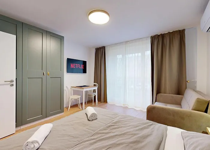 New By Nivy & Bus Station W Ac Apartman *